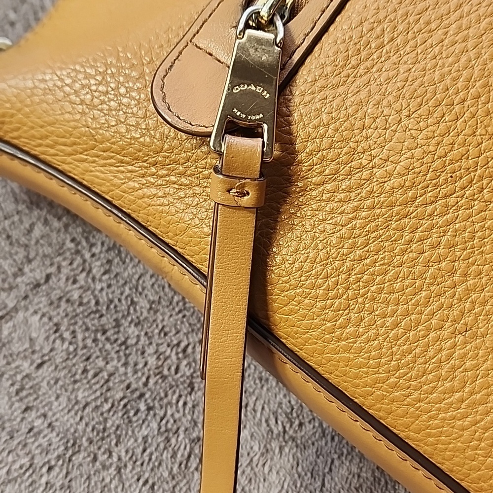 Coach Mae Crossbody Tan Pebbled Leather # F34823 GUC - Picture 10 of 12